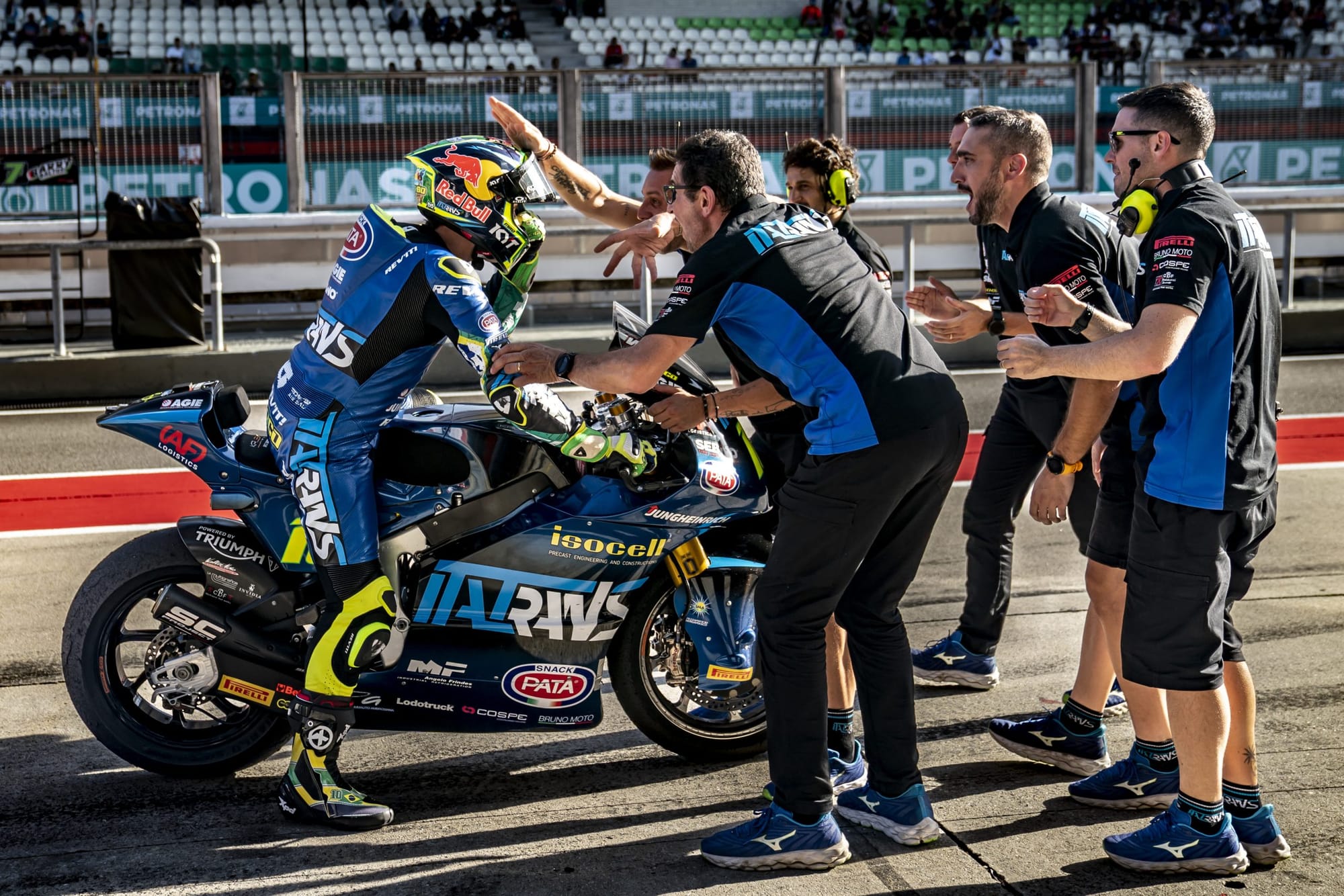 Moto2 : Moreira, champion du monde si ...