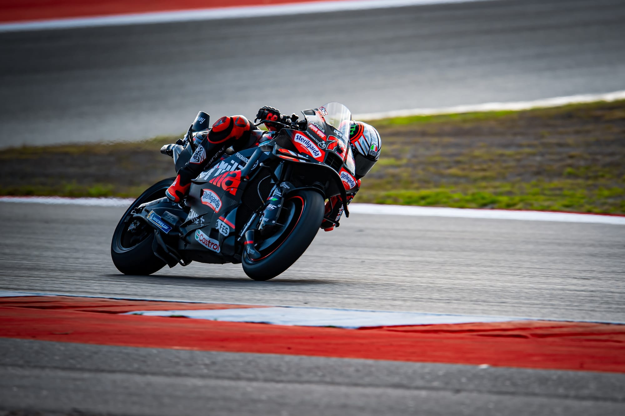 Bezzecchi s'impose devant Marquez