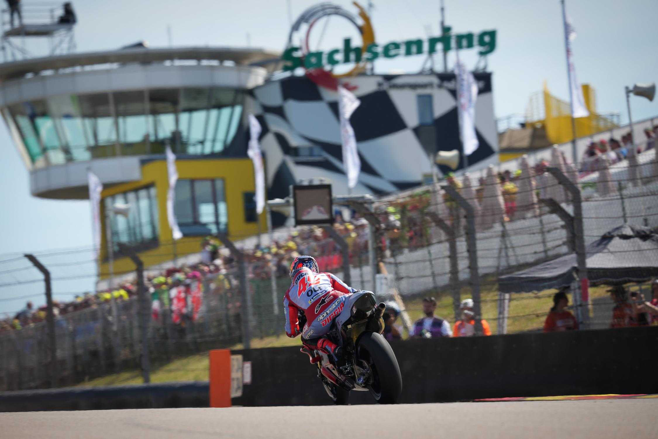 Panne d'électricité et retard au Sachsenring !