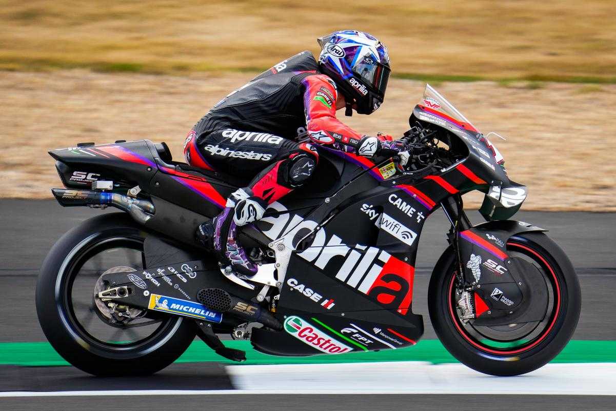 Les 4 pilotes Aprilia au travail en soufflerie