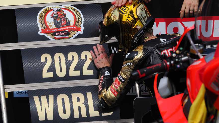 Ducati s'adjuge aussi la triple-couronne en WorldSBK