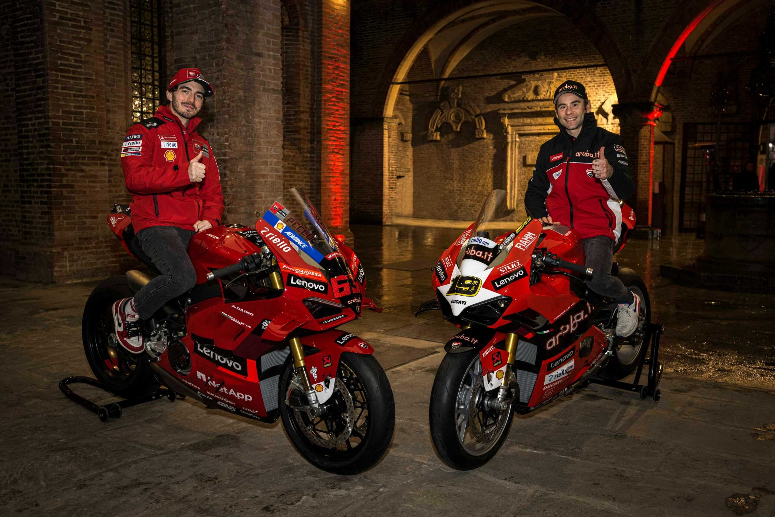 Ducati sort 520 Panigale V4 aux couleurs de Bagnaia et Bautista