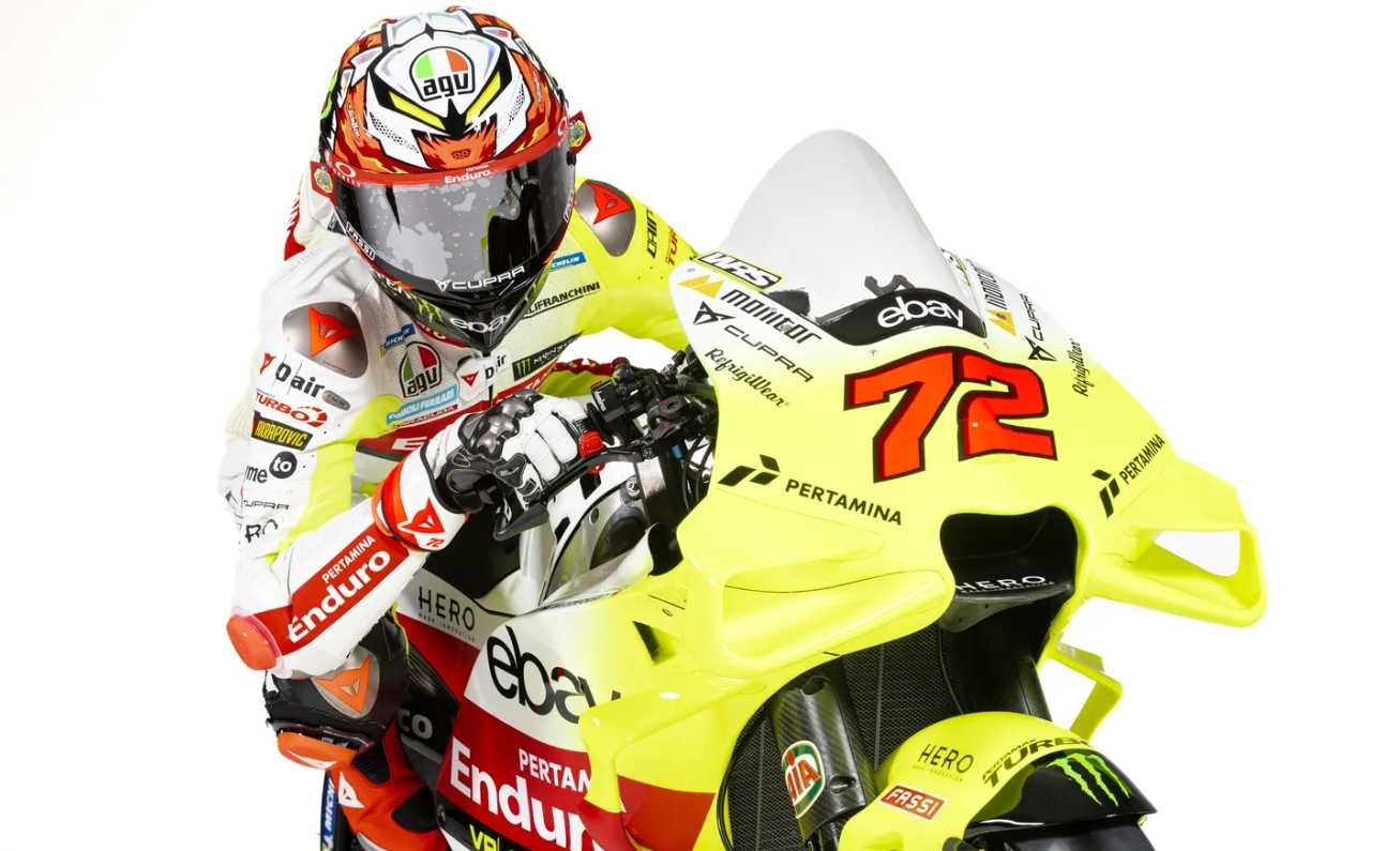 Rossi veut que Bezzecchi lutte pour le titre en 2024