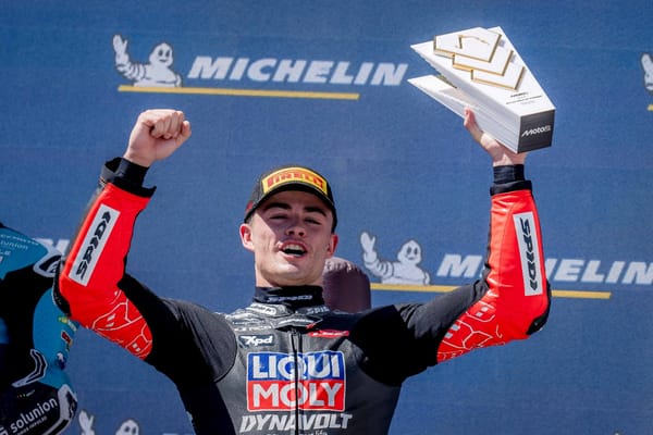 Gonzalez prêt à rester en Moto2 : « Je suis super content de rester ici »