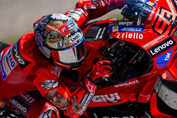 Bagnaia s'impose, Marquez champion du monde