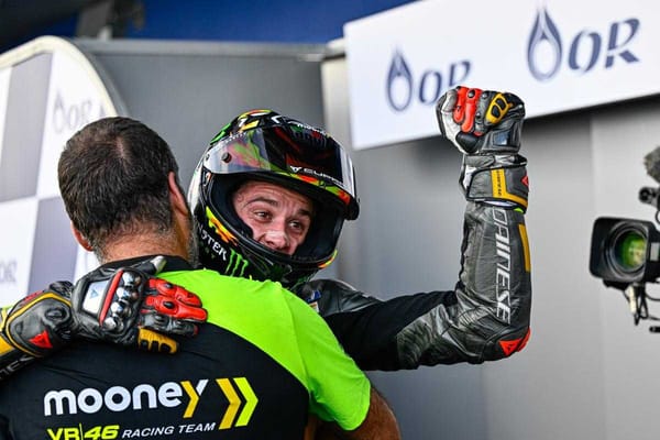 2024 : « Mon plan A est de rester chez VR46 », affirme Bezzecchi
