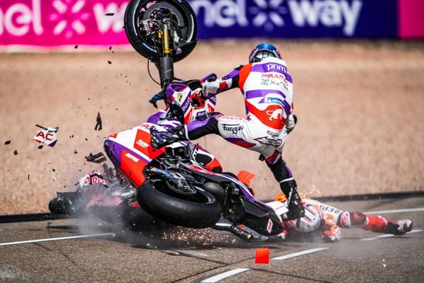 A. Marquez défend son frère : Zarco aurait dû l'éviter
