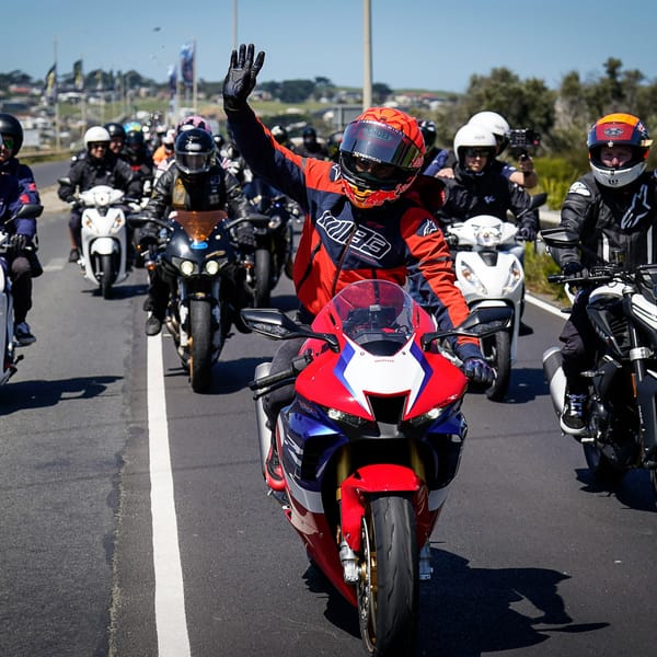 Marquez à la tête d'une parade en Australie !