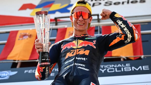 Pedro Acosta est champion du monde Moto2 !